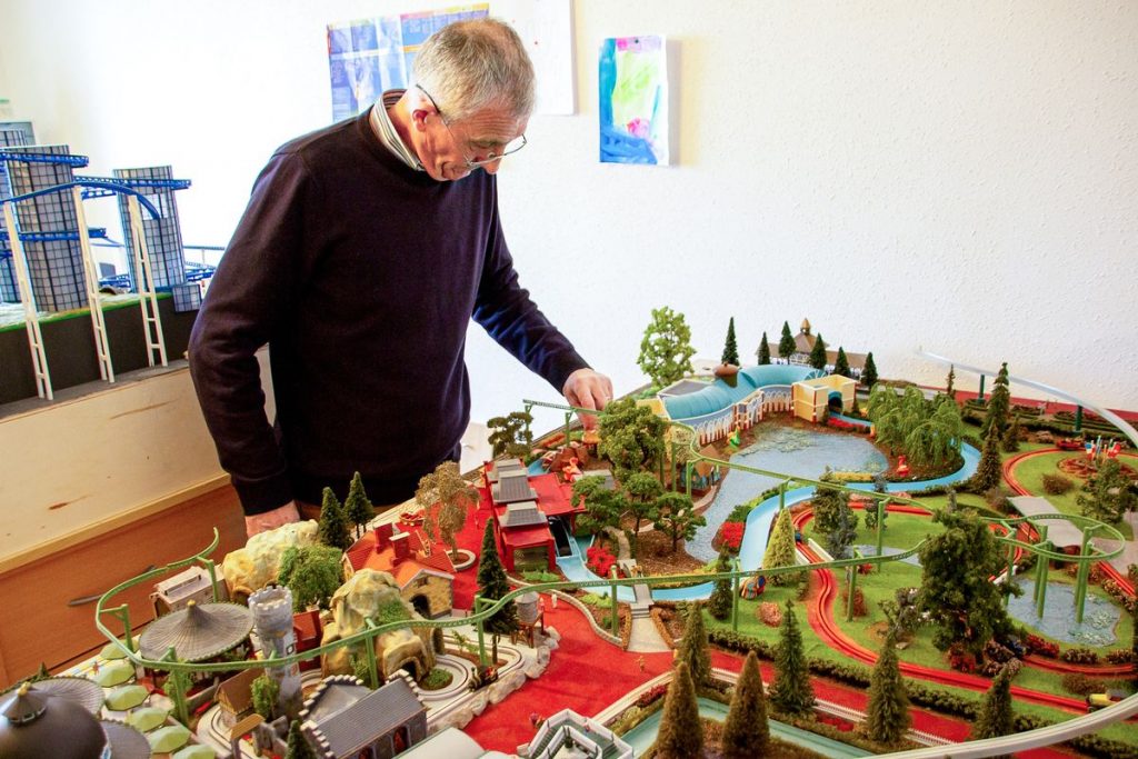 Patrick Boegli aus Montbéliard hat den Miniatur-Europa-Park gebaut. Bild: Europa-Park