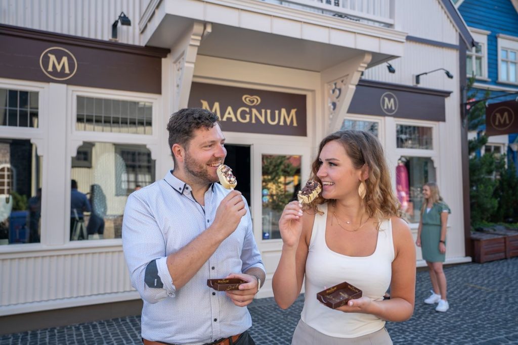 Leckeres Eis gibt es im Magnum Pleasure Store im Isländischen Themenbereich. Bild: Europa-Park